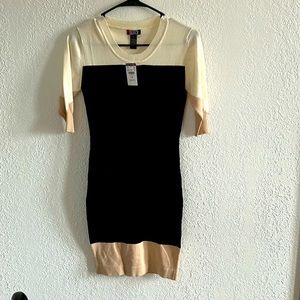 S - Lipstick dress brand new